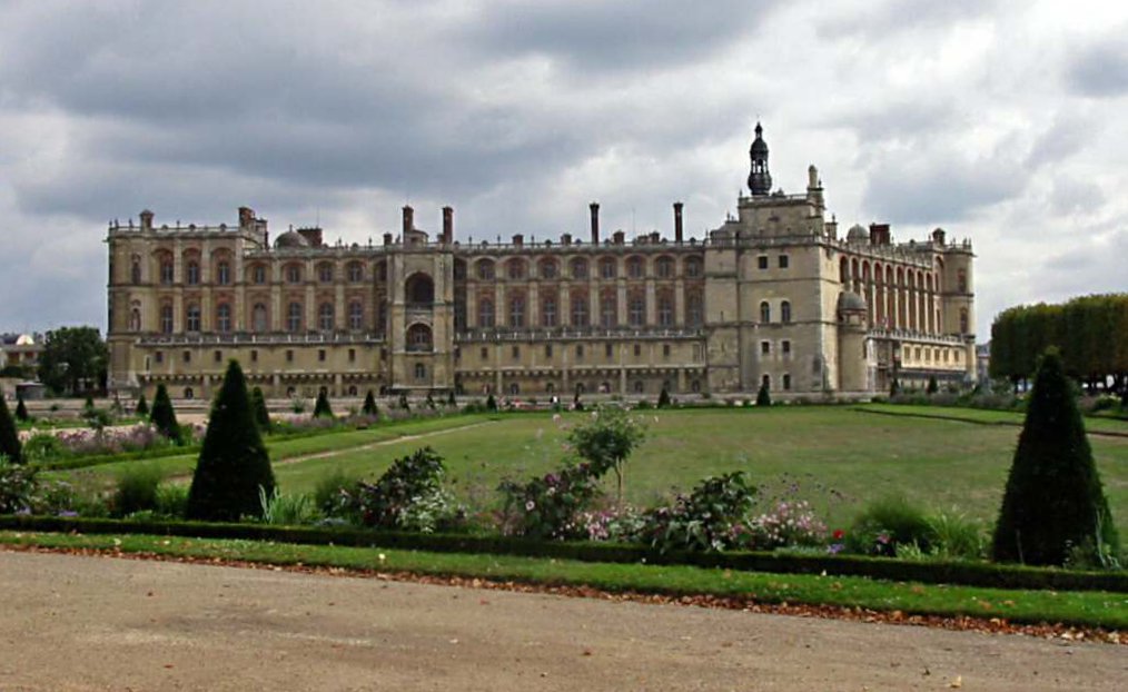 Saint-Germain-en-Laye and Fontainebleau - Portrait des Chasteaux Royaux de  Sainct Germain en Laye and Portrait de la Maison Royale de Fontaine Belleau  by Braun and Hogenberg, 1617 - CartaHistorica